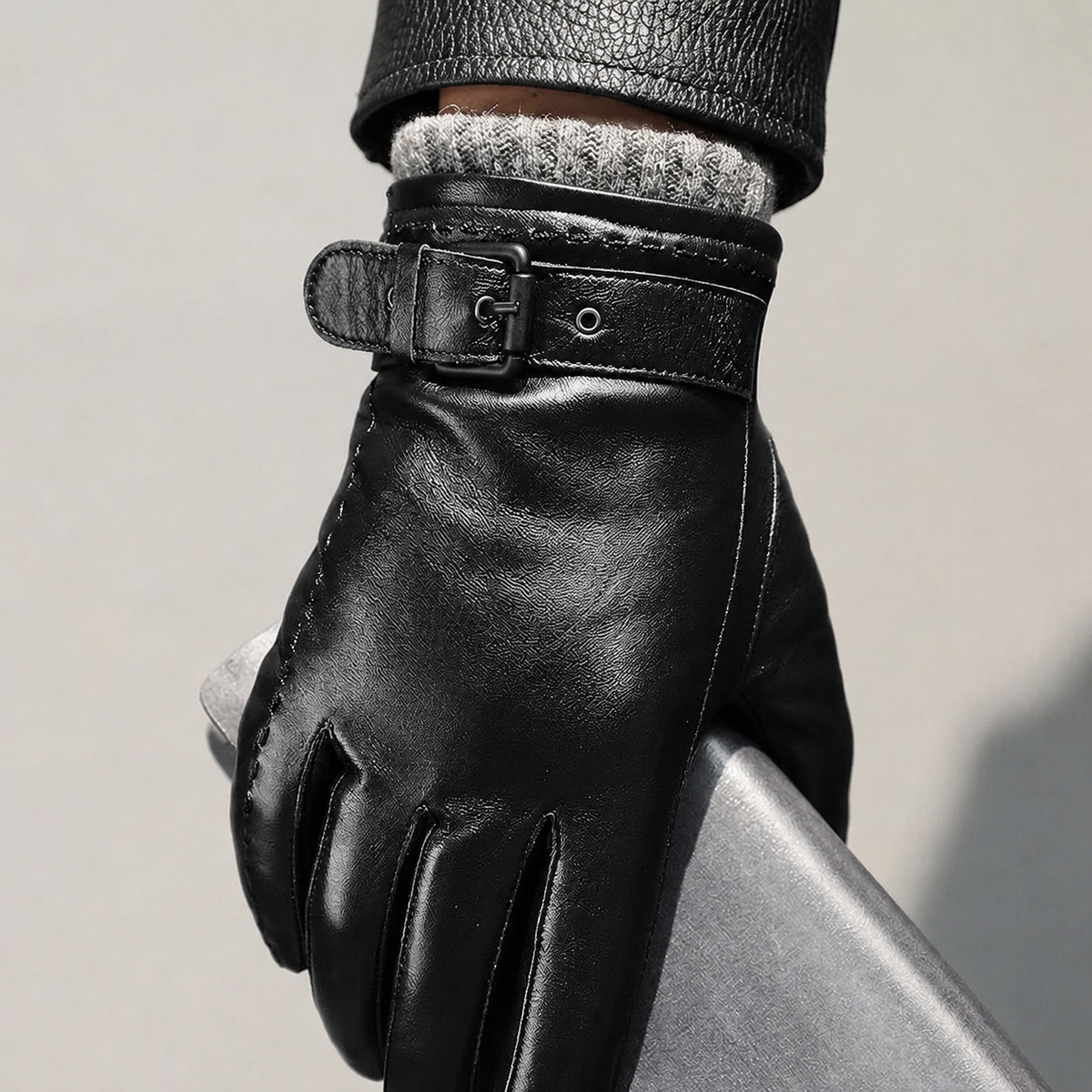 Leathercrest Gloves