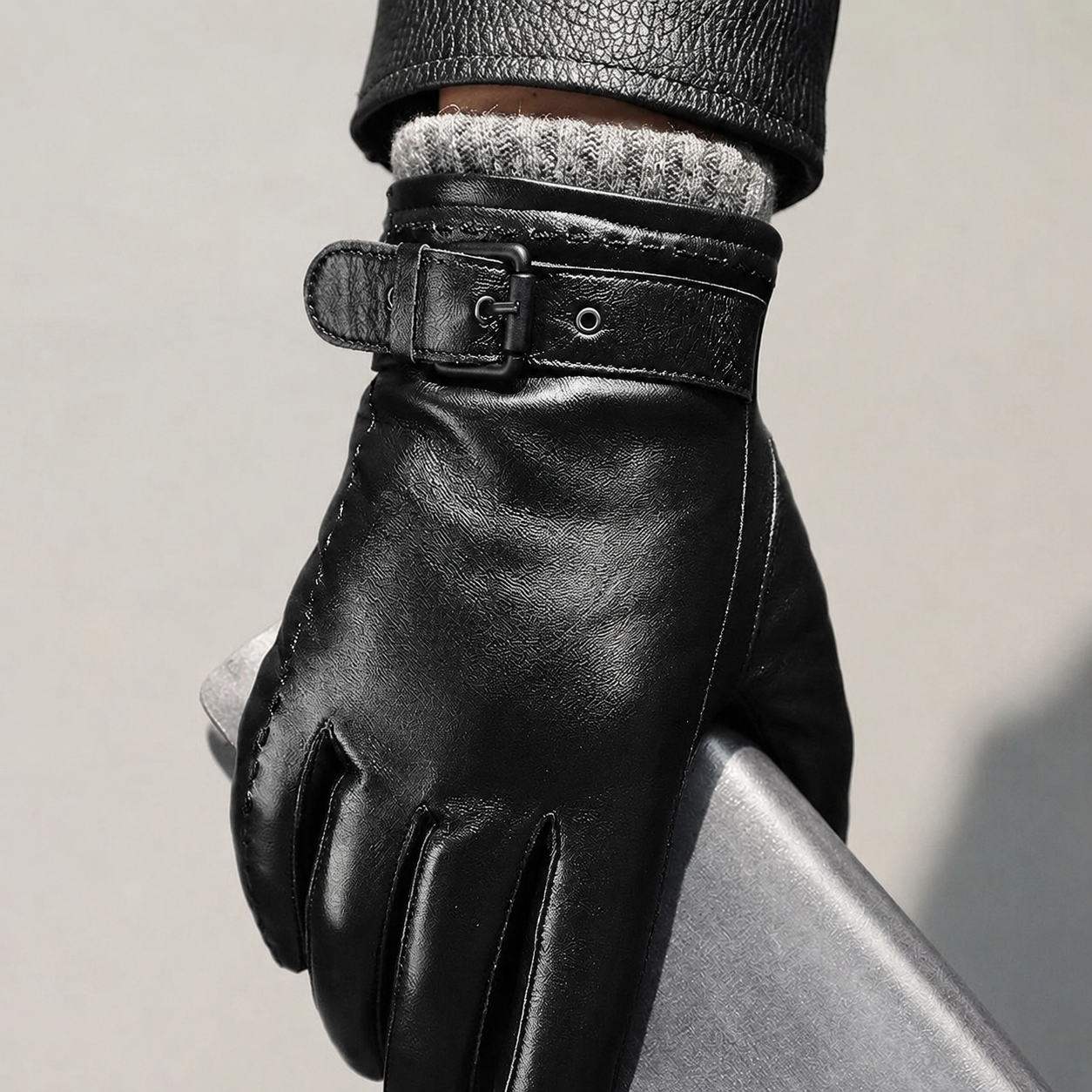 Leathercrest Gloves